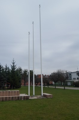 instalacja masztów flagowych ARENA POZNAŃ